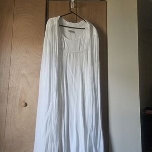 Elegant White Maxi Dress